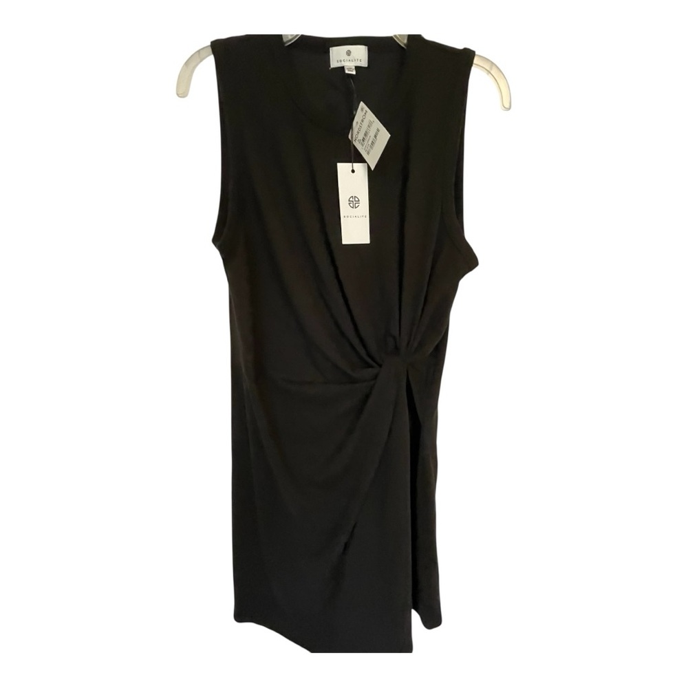 Socialite Black Sleeveless Sheath Dress